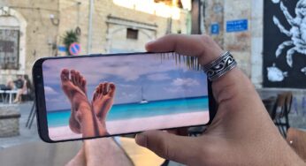 This Israeli Photographer Matches Smartphone Images With Real-Life Objects To Craft Awesome Images