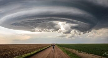 Storm Chaser Creates Memorable Photographs Of Nature’s Fury